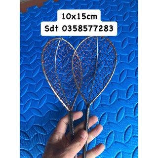 1 đôi vợt đánh cá 10x15 bằng đồng.
