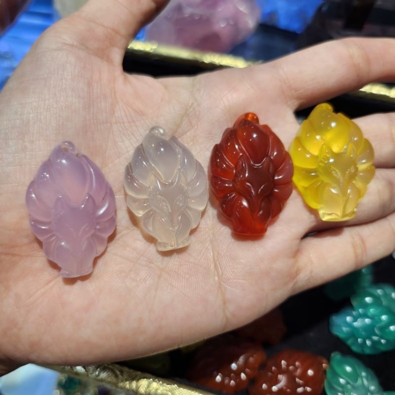 Mặt hồ ly chúa đá mã não đủ màu