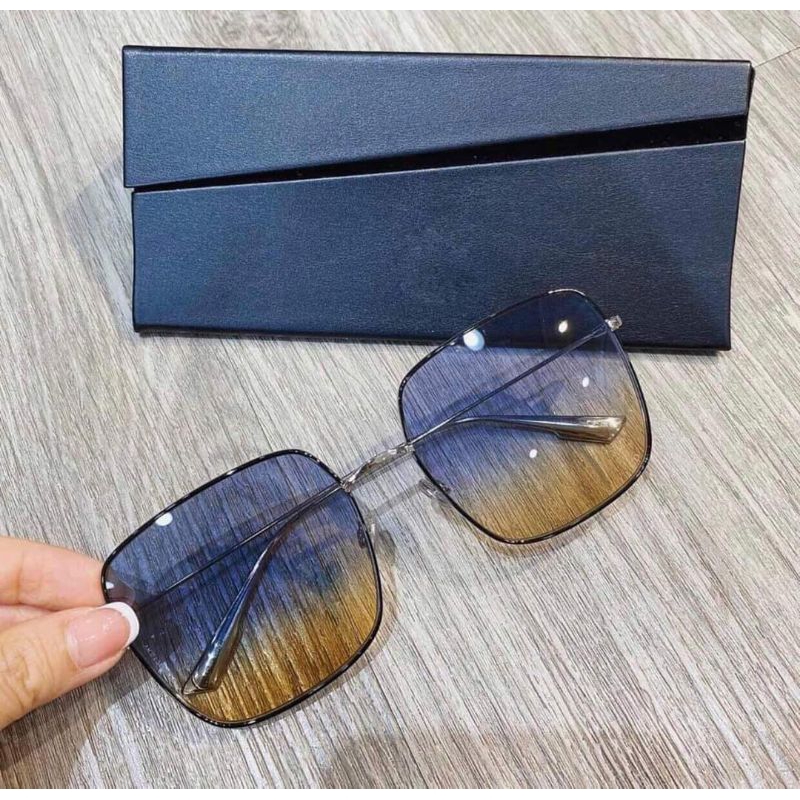 Sỉ Mắt Kính Đi Ngày Đêm