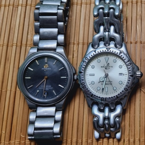 Đồng hồ Unisex nam nữ đẹp - Đồng hồ Nhật Thụy Si Giá Rẻ - Hoạt động bình thường , chưa qua đánh bóng