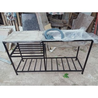 Chậu rửa bát 2 hố có bàn và giá đỡ sắt mạ kẽm sơn đen.