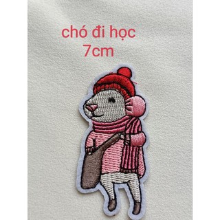 ticker ủi áo bé gái