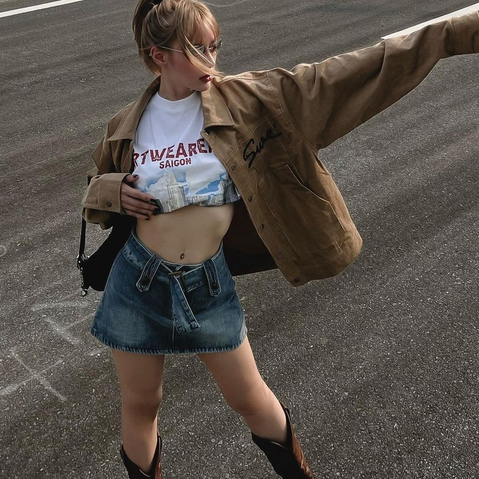 Chân Váy Jeans Xanh Và Đen Kèm Belt Bảng To Hot Trend Phong Cách Ulzzang