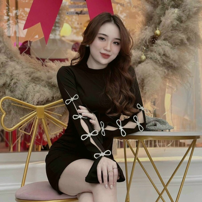 Đầm ôm body tay dài cổ lọ tay đính ba nơ cực tôn dáng sexy cho nàng đi chơi dự tiệc sang chảnh