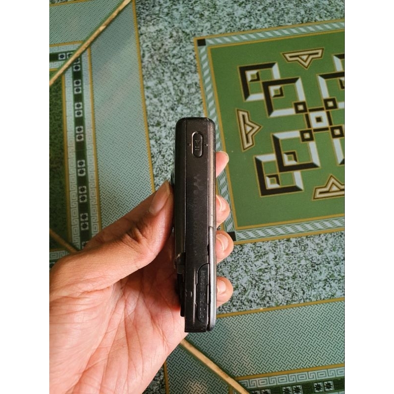 Xác điện thoại Sony Ericsson W810i còn nguồn