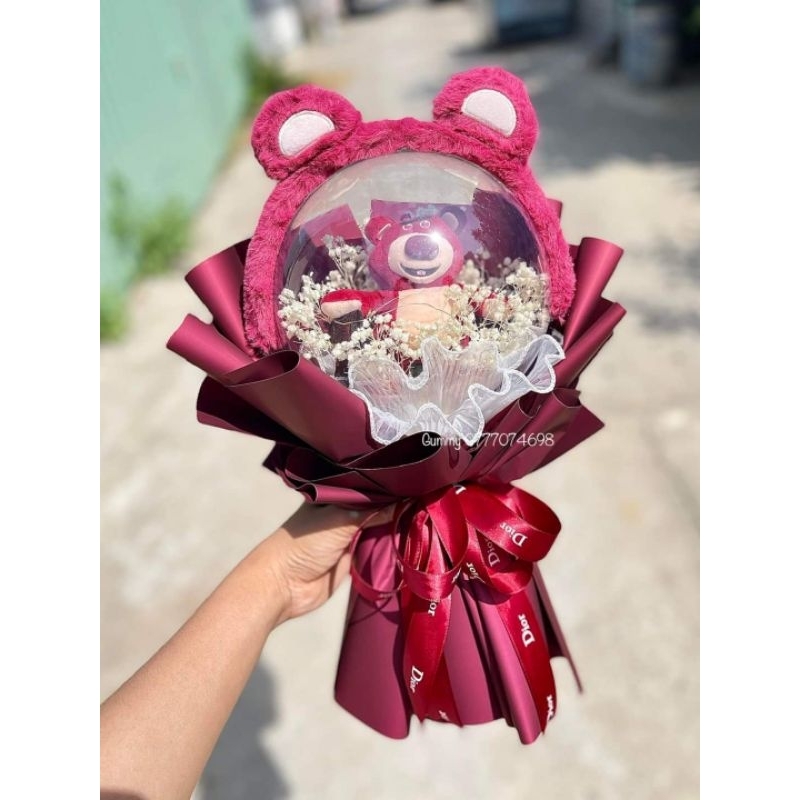 bó hoa gấu dâu bóng mica kèm cài tóc siêu xinh tặng 14/2, 8/3...