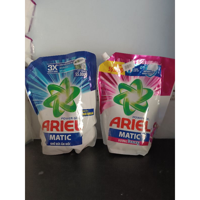 Nước giặt Ariel hương Dơwny (Hồng) và khử mùi ẩm mốc (xanh)2kg