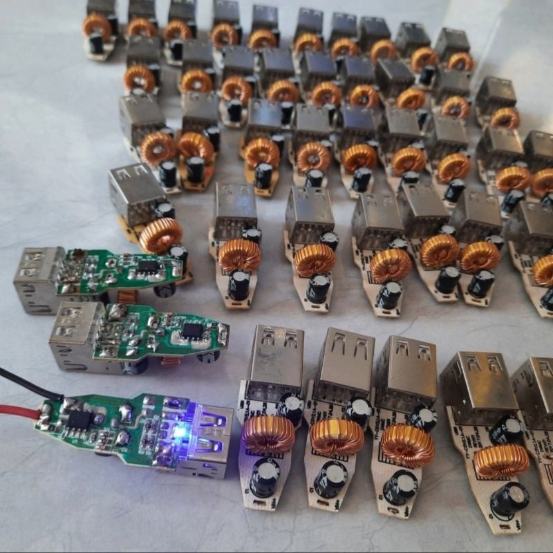 Mạch sạc trên xe ôtô, xe máy