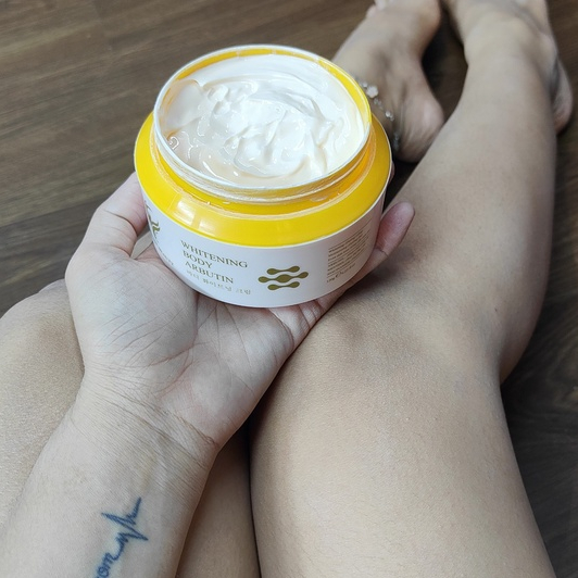 Kem Body Arbutin, Giúp Da Trắng Mịn Và Mềm Mại Sau 7 Ngày Sử Dụng