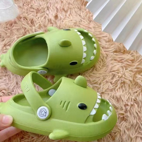 Dép sandal cá mập babyshark cho bé yêu đế siêu nhẹ size nhí 18-23, dép bánh mì cá mập cho bé
