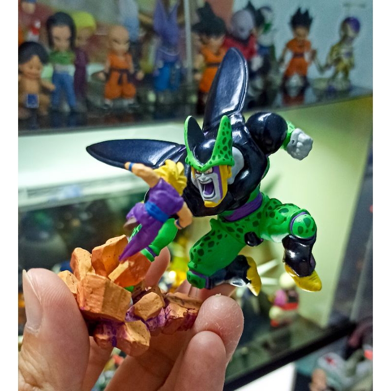 Mô hình Cell đấm Gohan Megahouse