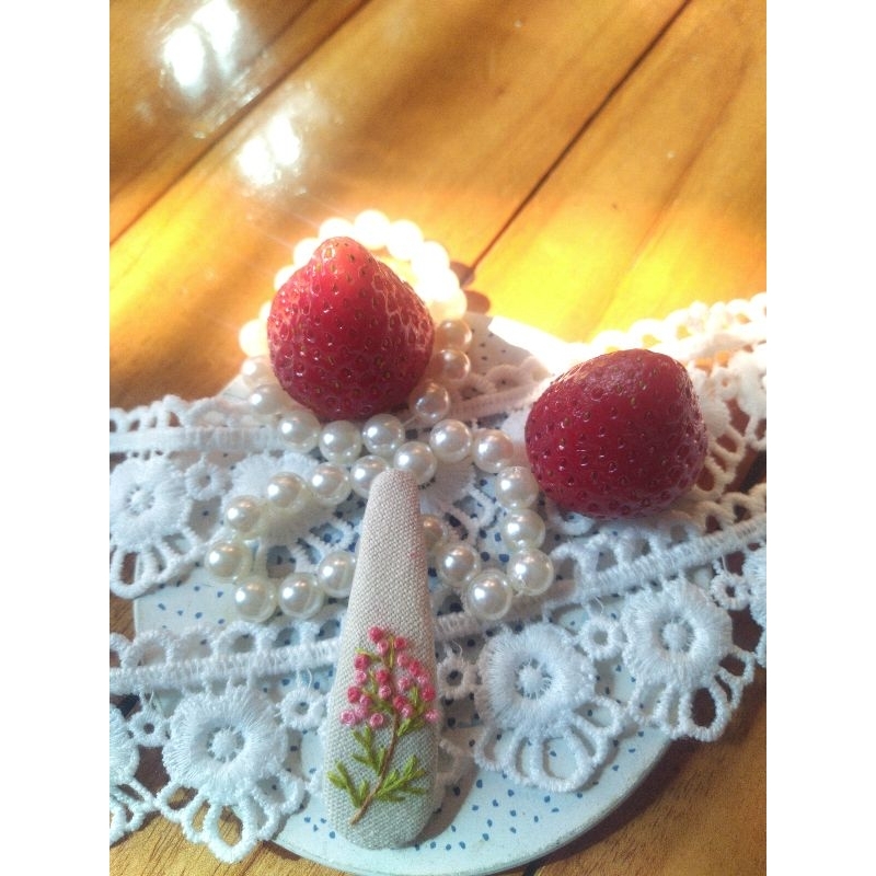 Kẹp tóc handmade, kẹp tóc thêu tay cành hoa
