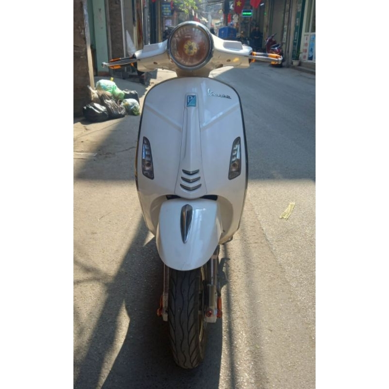 Xe máy điện vespa