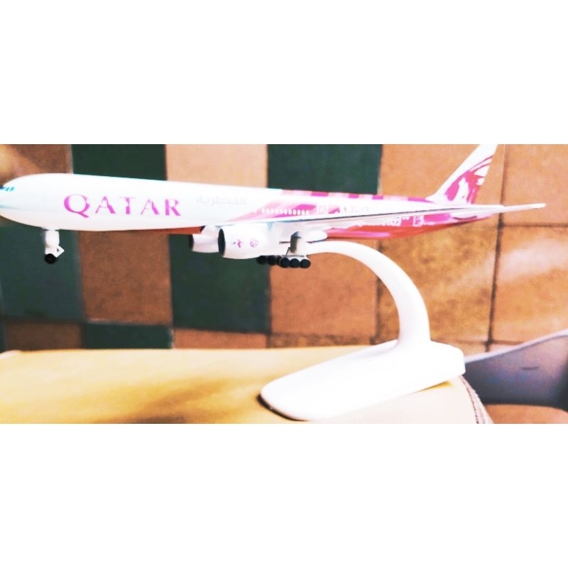 Mô hình máy bay QATAR kim loại 20cm