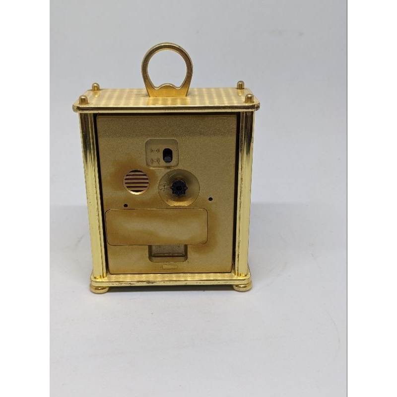 Đồng hồ để bàn có báo thức