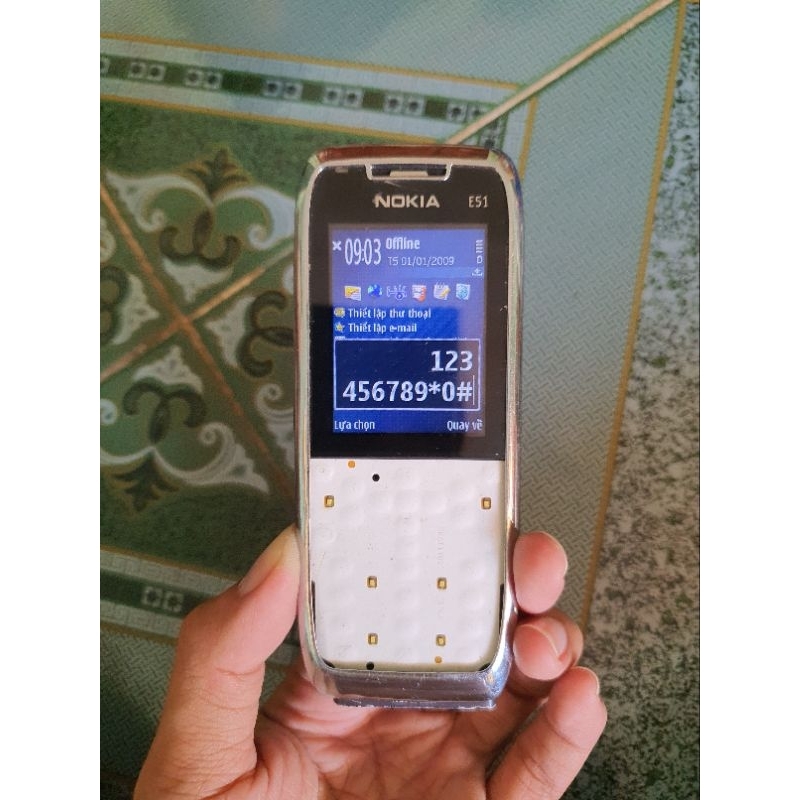 Xác điện thoại Nokia E51 lên màn đẹp