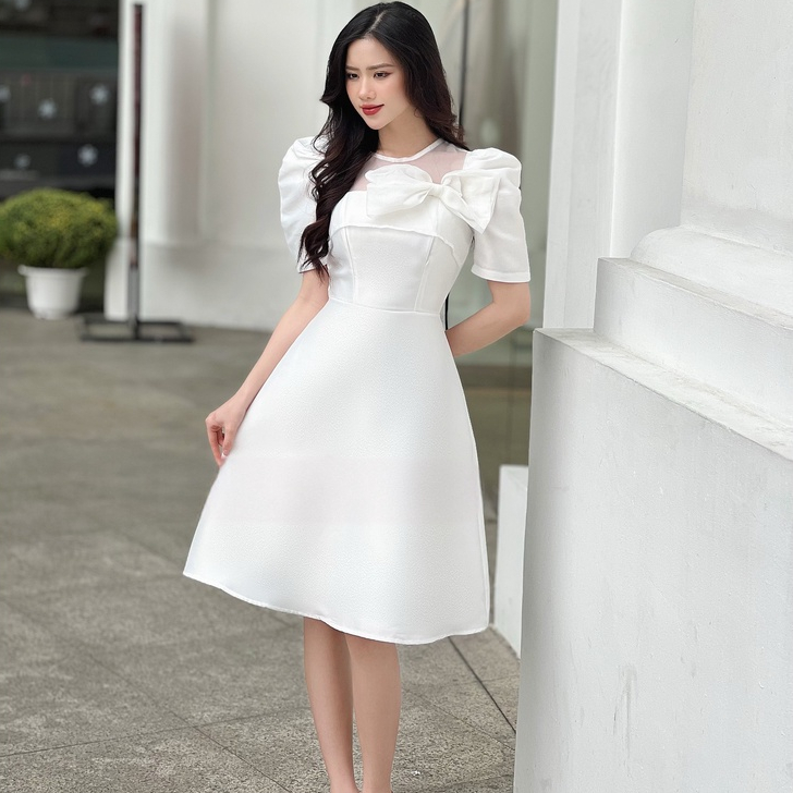 Váy thiết kế dự tiệc cổ vuông vai bồng chiết eo đính nơ kiêu kỳ M12 | BigBuy360 - bigbuy360.vn