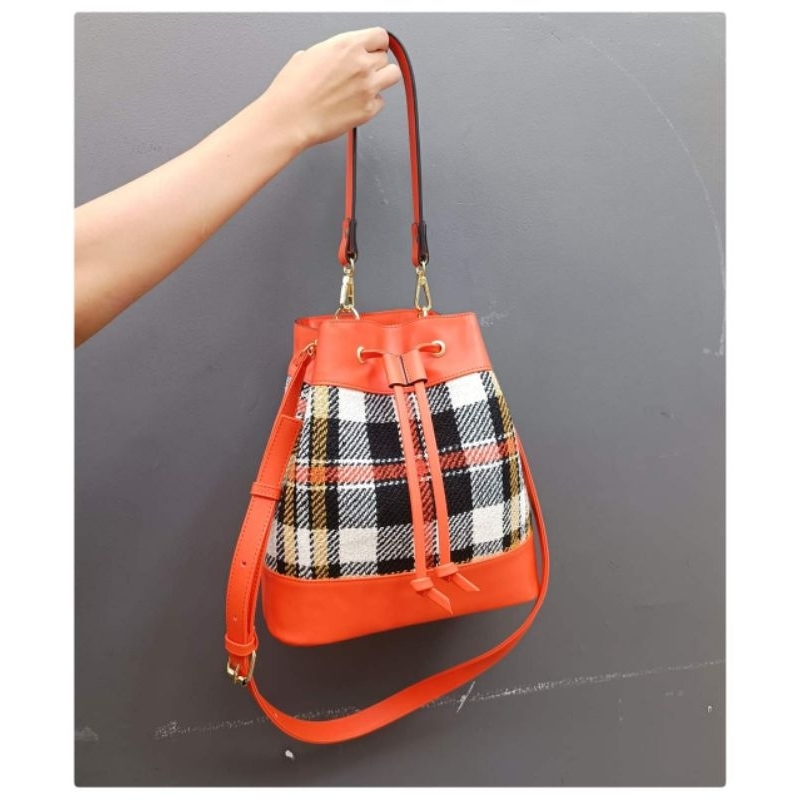 Túi Bucket Vải Phối Da - Chế tác độc quyền tại Hoahandmade