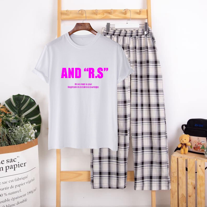 Sét Đồ Nữ Đẹp YEGO Fashion Store Mặc Đi Chơi, Áo Màu Da Cotton Ngắn Tay In Decal Chữ Little Angel Kèm Quần Ống Rộng Kẻ