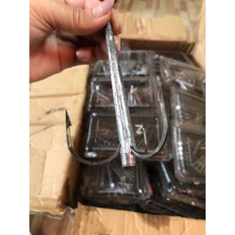 Lưỡi Ba Tiêu chì săn hàng, sắc bén.