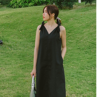 Váy cổ V cột dây Fabric Holic