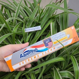 Kem đánh răng Aquafresh Extreme Clean Whitening Action 158.7 gr