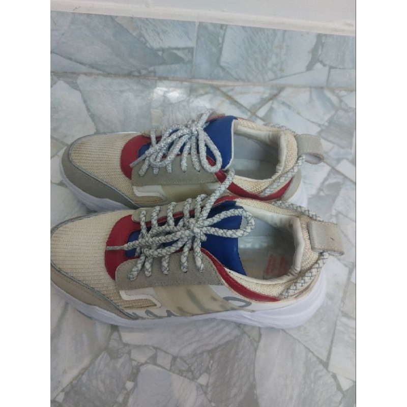 giày size nam.from rộng size 40 . giảm giá thì ibox shop