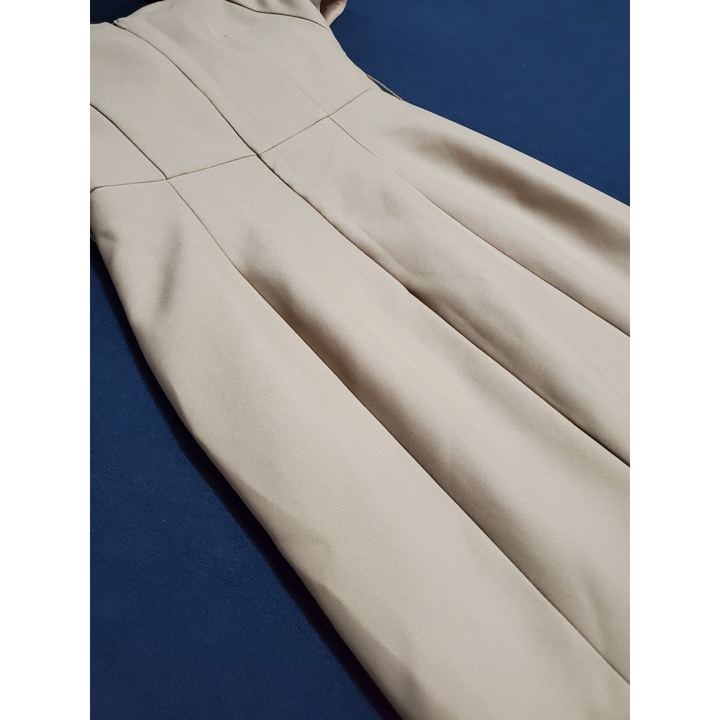 Đầm body cổ vuông 3SIS