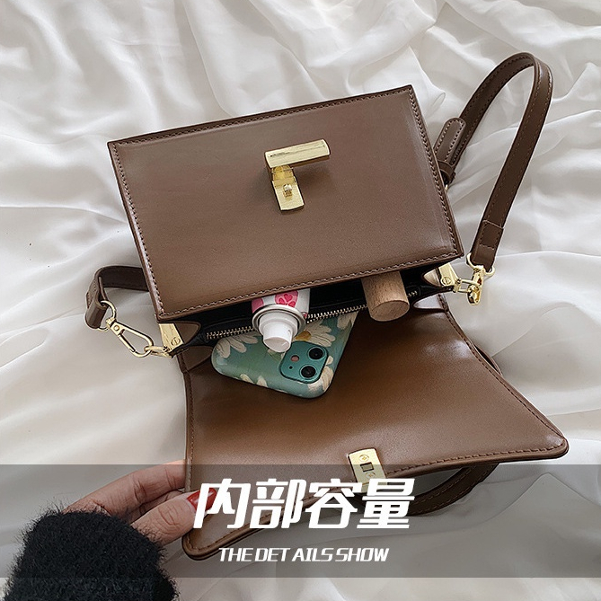 Túi xách nữ da trơn phong cách châu Âu, Túi đeo chéo túi cầm tay khóa kim loại sang trọng cá tính_ARS079