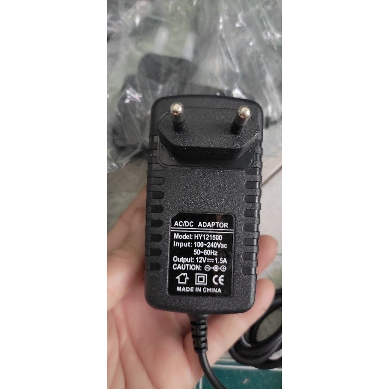 AC/DC Adapter 12V - 1.5A