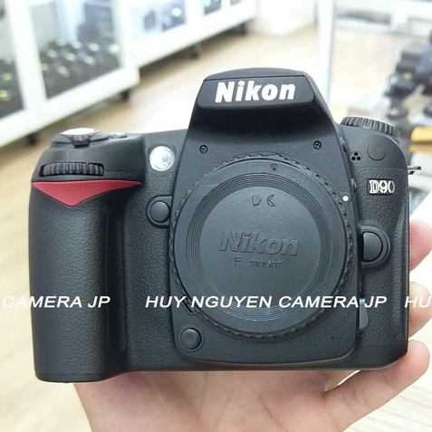 Nikon D90 rất đẹp VÀ ỐNG KÍNH 35 70 AF lấy nét tự động..