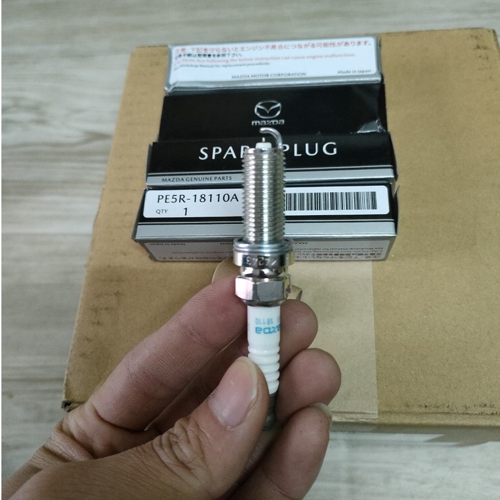 Bugi Đánh Lửa PE5R-18110A ILKAR7L11 Cho Mazda 2 3 6 CX3 CX5 CX8 CX30 CX9 2015-2022 hàng chính hãng