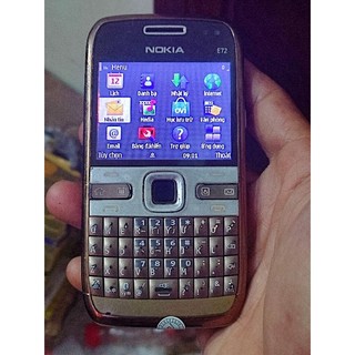 Điện thoại nokia E72 chính hãng tem TGDD màn ố nhẹ góc trái