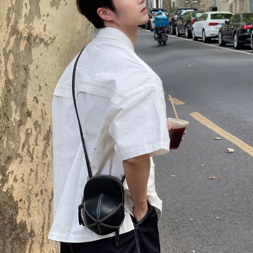 Túi đeo chéo thời trang hình mũ giỏ nón điệu phong cách cặp bên hông lưỡi chai đen nâu Mina