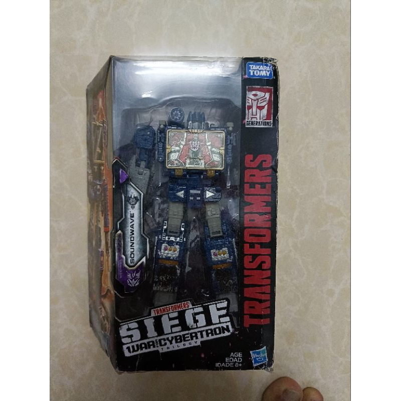Mô hình Transformers voyager Siege Soundwave