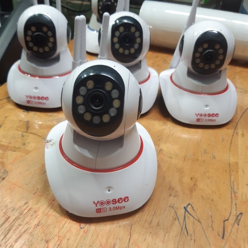 Camera wifi cũ.Camera wifi Yoosee cũ xoay 360 độ,đàm thoại 2 chiều,có màu ban đêm cũ.