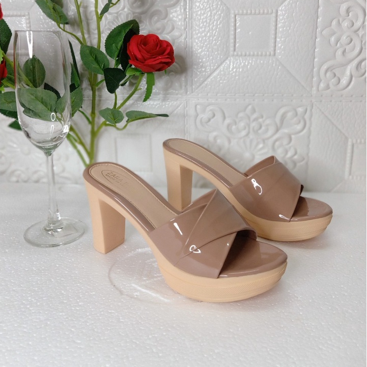Giày sandal nữ cao gót siêu nhẹ gót vuông cao 8 phân đế đúc nguyên khối