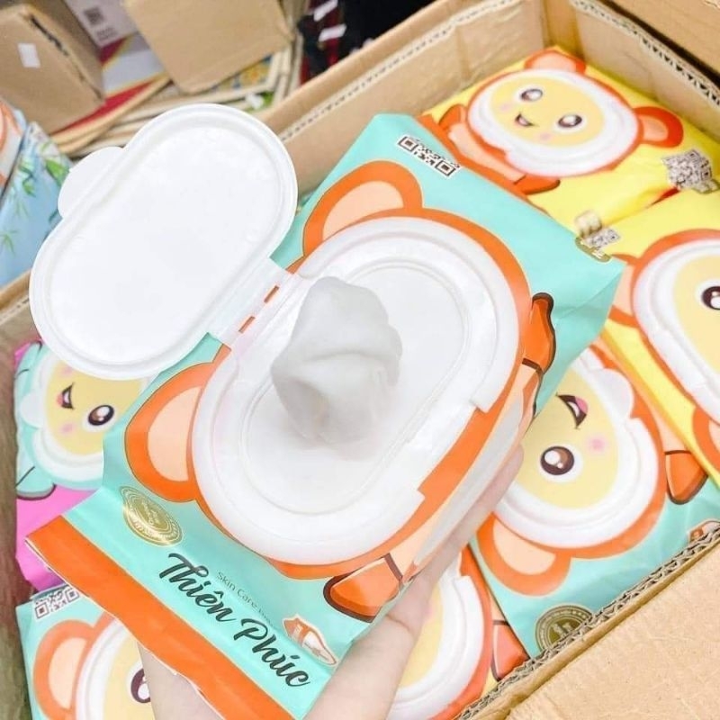 Combo 10 gói khăn ướt không mùi kèm thùng nhựa tiện dụng siêu đáng yêu cho bé