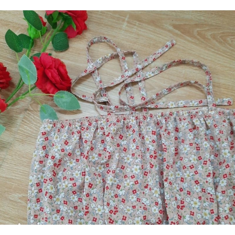 Áo 2 dây croptop hoa nhí