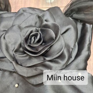 Váy tapta cuộn hoa ngực đính ngọc