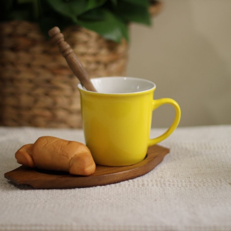 Ly gốm Nhật bự màu vàng chói lóa