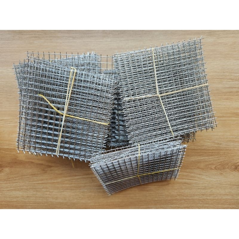 Vỉ ươm rêu inox 10x10 cm.