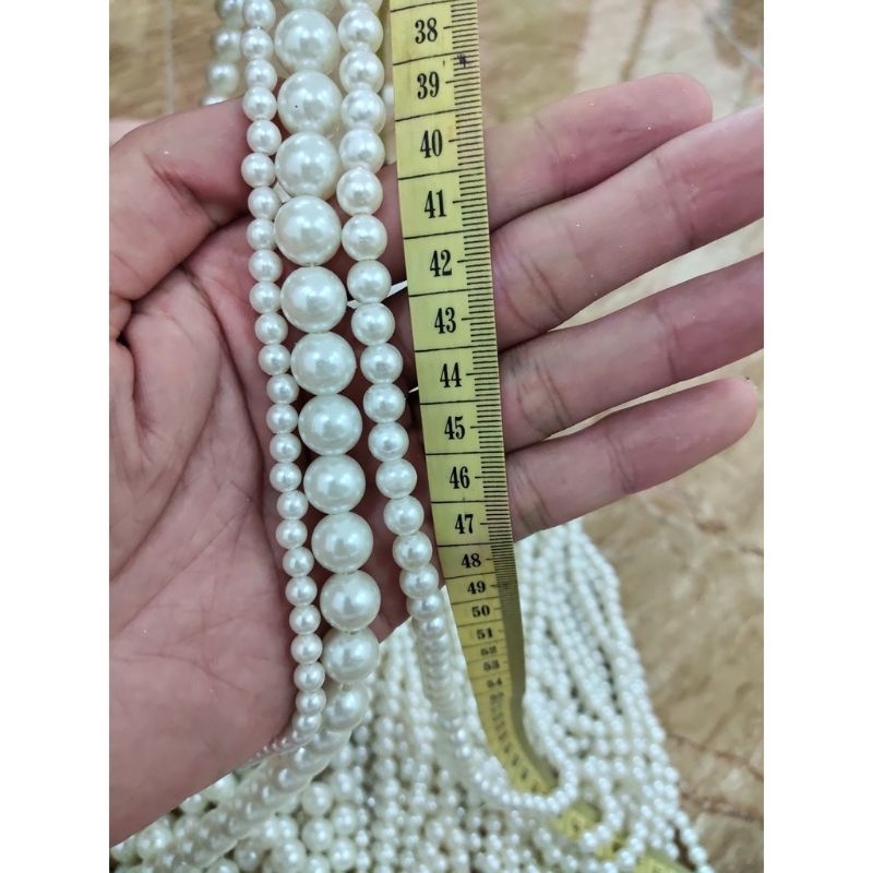 Chuỗi dây hạt ngọc trai nhựa 10mm màu trắng xâu sẵn dùng chụp ảnh sản phẩm,chụp nail,