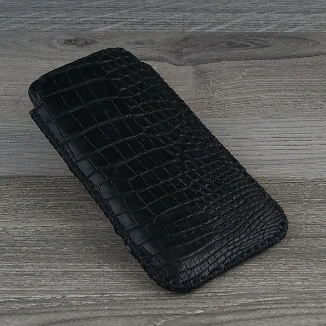 bao da rút iphone 11 pro da cá sấu da bụng màu đen