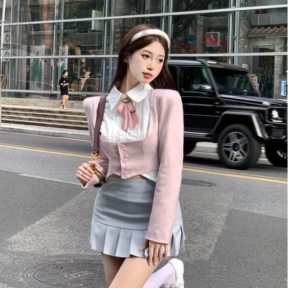 Set bộ tiểu thư màu hồng pastel và chân váy xếp ly lưng cao phong cách preppy ngọt ngào