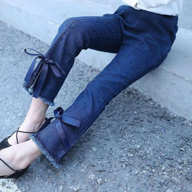 Quần jeans bé gái . Quần ống loe đính nơ siêu dễ thương cho bé từ 14-43kg