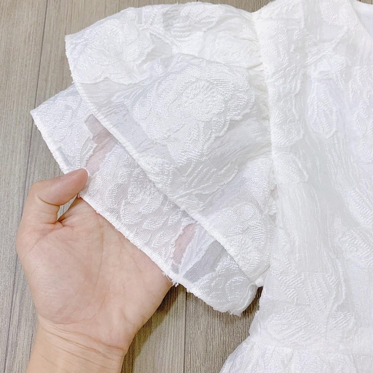 Váy Trắng Công Chúa Bé Gái WOWKIDS Tay Cánh Tiên Chất Liệu Gấm Hoa Cao Cấp Cho Bé Từ 12-24kg