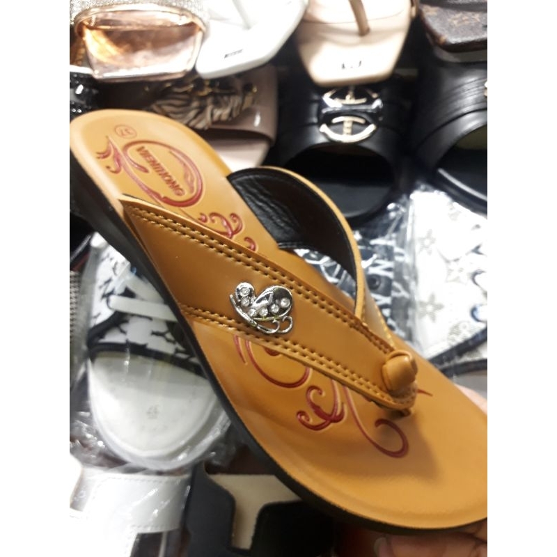 Dép kẹp cho người trung niên