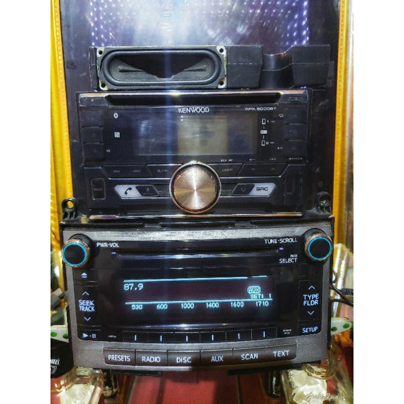 Máy phát nhạc xe toyota venza. aux radio cd mp3 .