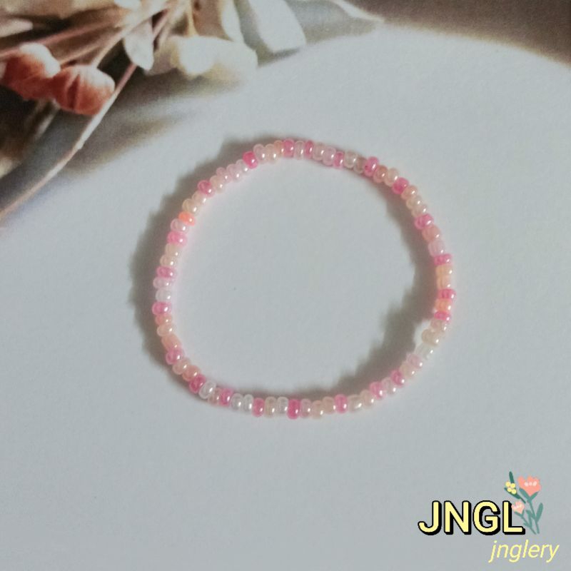Vòng tay hạt cườm màu pastel siêu ngọt ngào